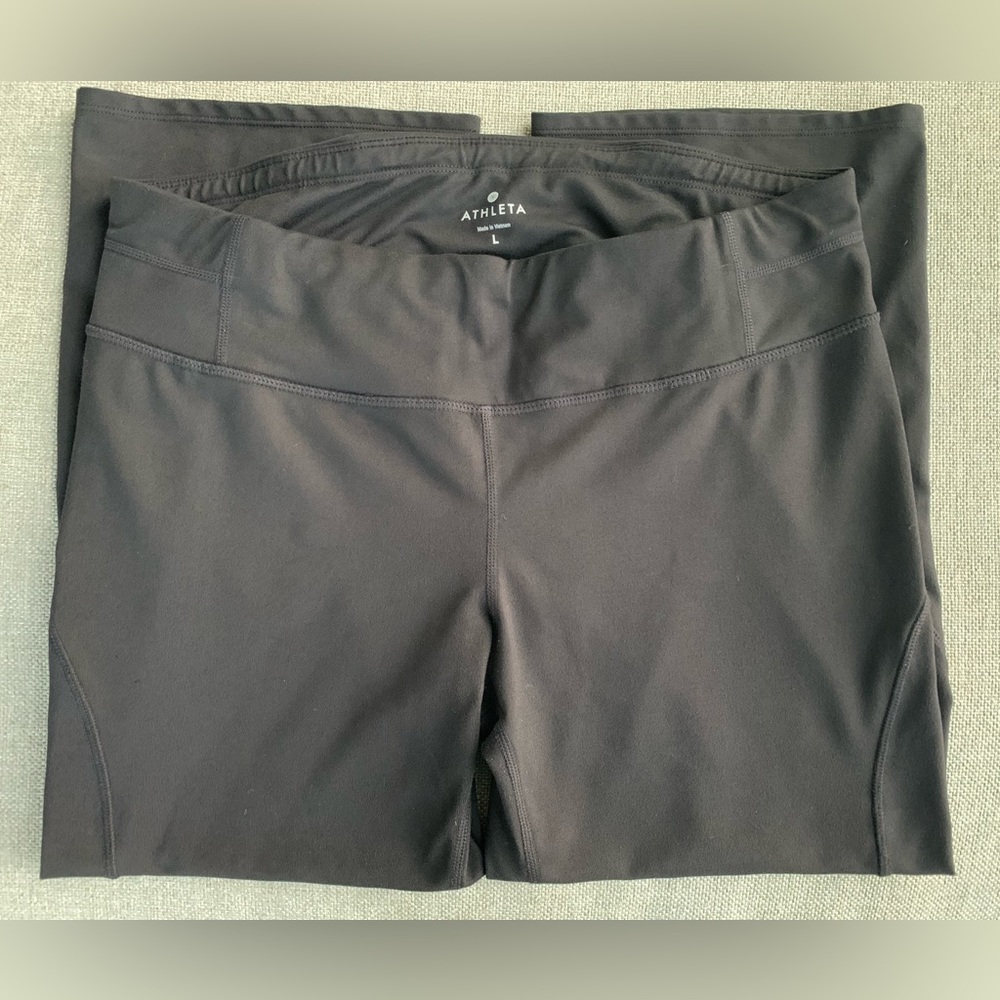 Athleta Women’s Black Crop Capri Tight Leggings, Size L.
